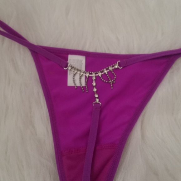 INTIMATE BASICS THONGS - Picture 3 of 3